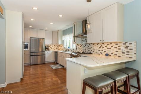 22 Elmwood Road Verona NJ 07044