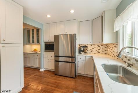 22 Elmwood Road Verona NJ 07044