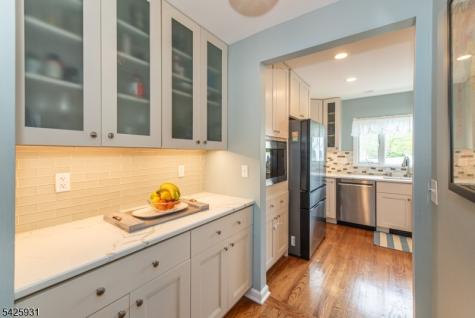 22 Elmwood Road Verona NJ 07044