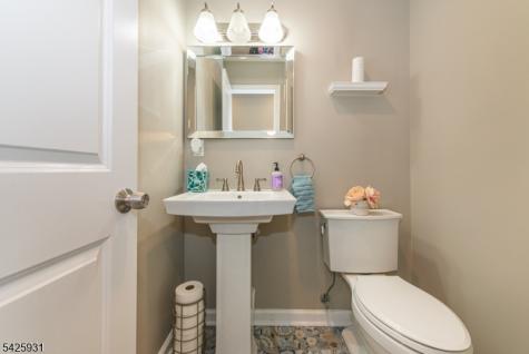22 Elmwood Road Verona NJ 07044