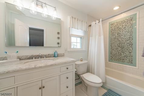 22 Elmwood Road Verona NJ 07044