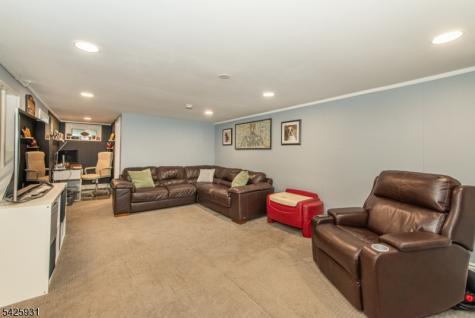 22 Elmwood Road Verona NJ 07044