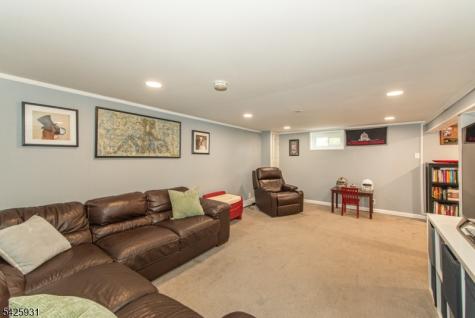22 Elmwood Road Verona NJ 07044