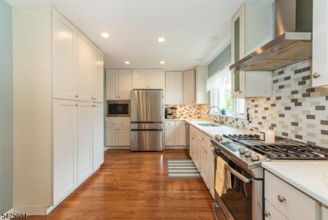 22 Elmwood Road Verona NJ 07044
