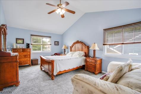 12 Mansfield Way Jefferson NJ 07438