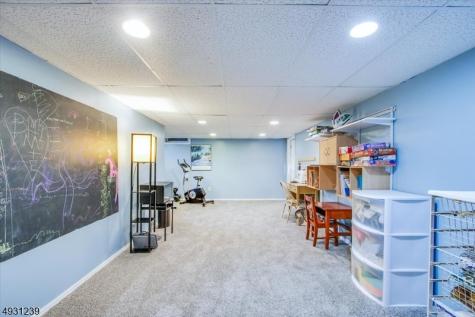 12 Mansfield Way Jefferson NJ 07438