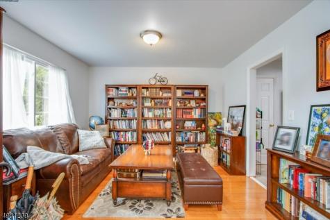 12 Mansfield Way Jefferson NJ 07438