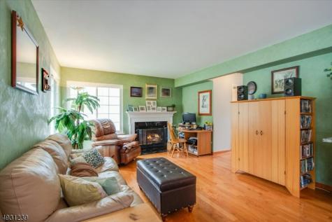 12 Mansfield Way Jefferson NJ 07438