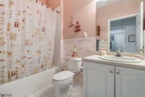 29 Victoria Drive White NJ 07823