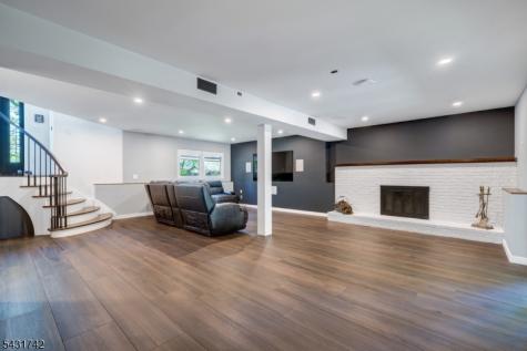 40 Schirra Drive Wanaque NJ 07465
