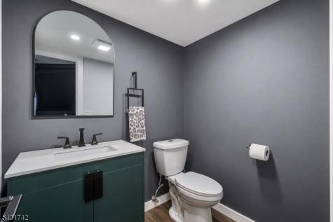 40 Schirra Drive Wanaque NJ 07465