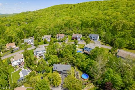 40 Schirra Drive Wanaque NJ 07465