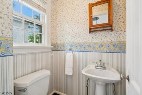 68 Linden Avenue Verona NJ 07044