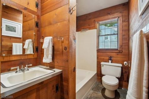 68 Linden Avenue Verona NJ 07044