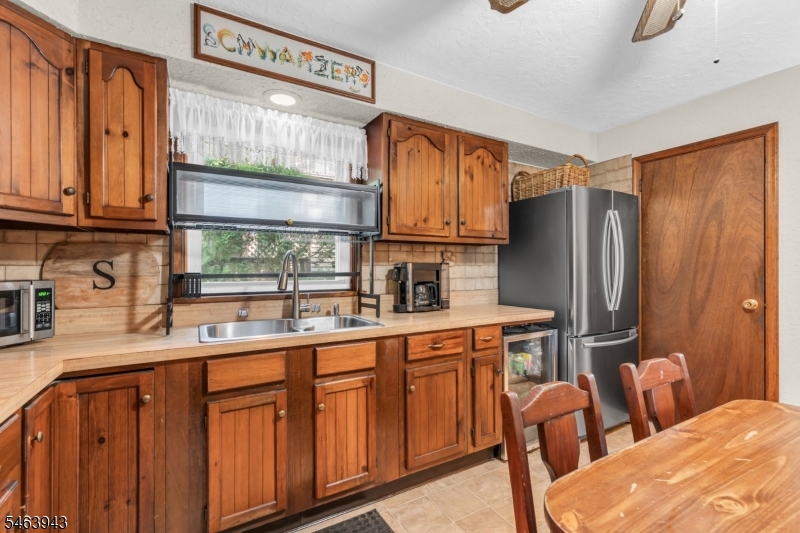 103 Vermont Trail Hopatcong NJ 07843
