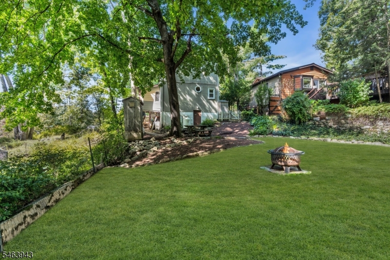 103 Vermont Trail Hopatcong NJ 07843