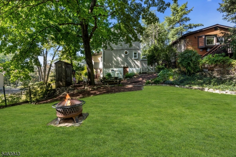 103 Vermont Trail Hopatcong NJ 07843