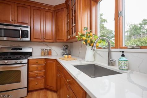 11 Winding Way West Orange NJ 07052