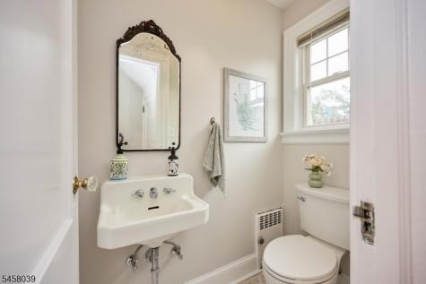 11 Winding Way West Orange NJ 07052