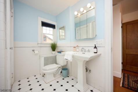 11 Winding Way West Orange NJ 07052
