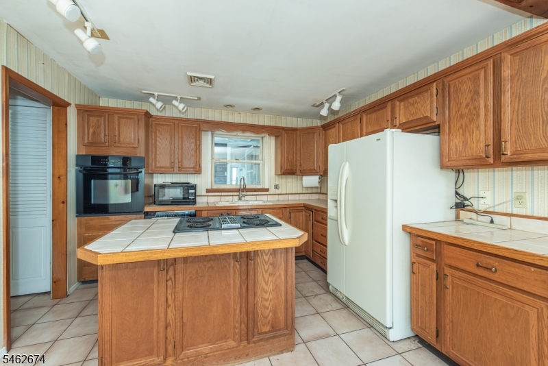 30 Shale Hill Road Wantage NJ 07461
