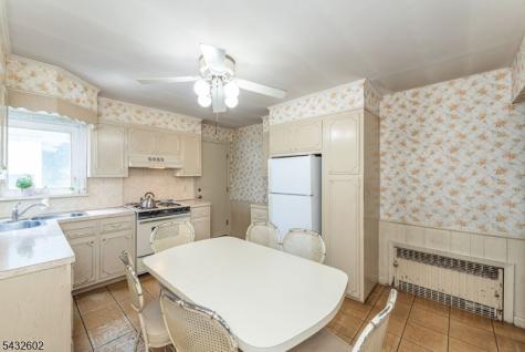 334 Clifton Avenue Newark NJ 07104
