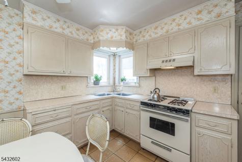 334 Clifton Avenue Newark NJ 07104