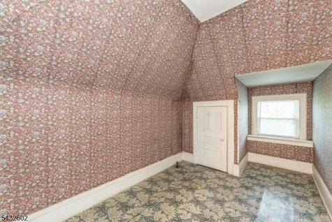 334 Clifton Avenue Newark NJ 07104