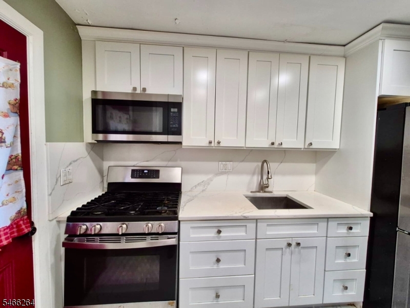 66 Independence Drive Roselle NJ 07203