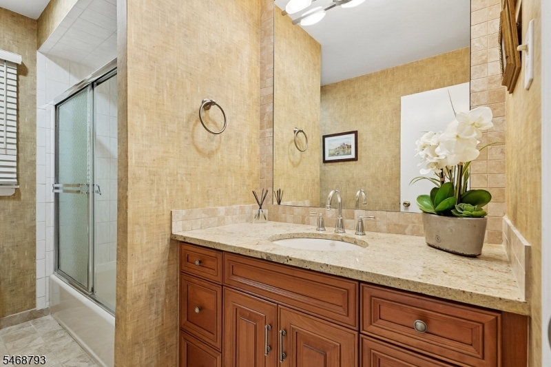 1 Fredon Drive Livingston NJ 07039