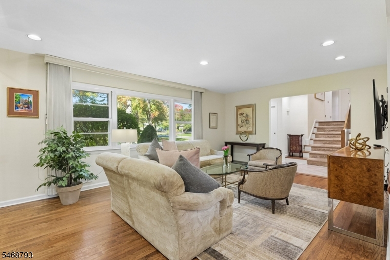 1 Fredon Drive Livingston NJ 07039
