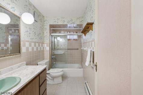 27 Jagoe Street Bergenfield NJ 07621