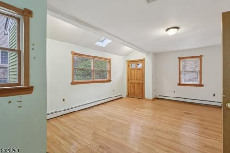 27 Jagoe Street Bergenfield NJ 07621