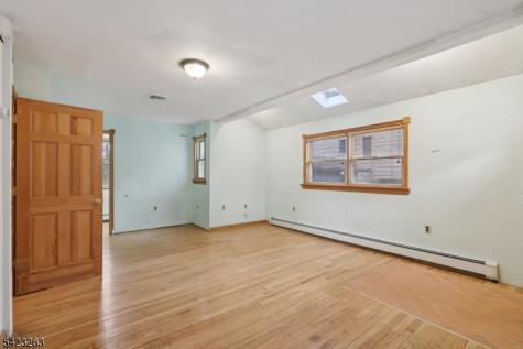 27 Jagoe Street Bergenfield NJ 07621
