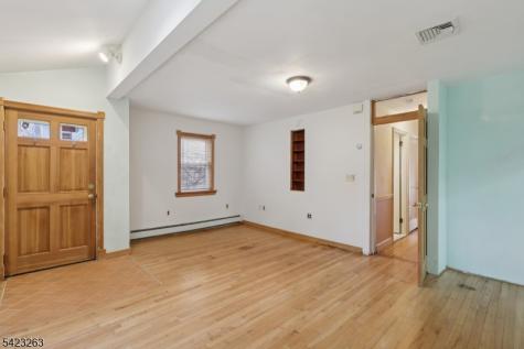 27 Jagoe Street Bergenfield NJ 07621