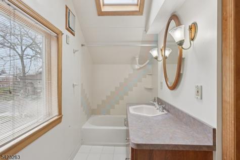 27 Jagoe Street Bergenfield NJ 07621