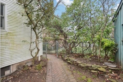 27 Jagoe Street Bergenfield NJ 07621