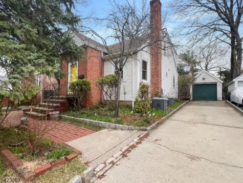 27 Jagoe Street Bergenfield NJ 07621