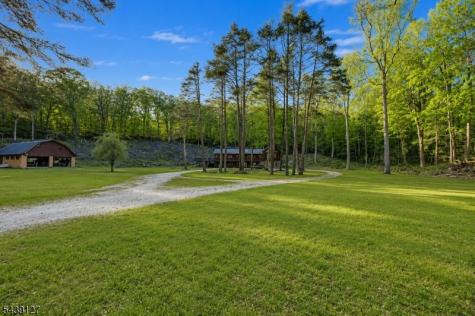 1127 Dark Moon Road Frelinghuysen NJ 07860