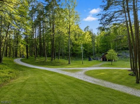 1127 Dark Moon Road Frelinghuysen NJ 07860