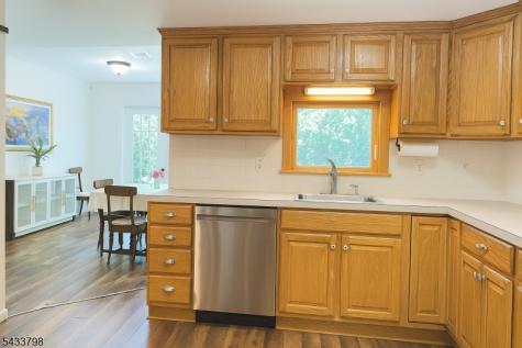 590 Woodland Avenue Mountainside NJ 07092