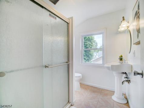 8 Pine Street West Orange NJ 07052
