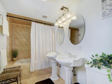 8 Pine Street West Orange NJ 07052