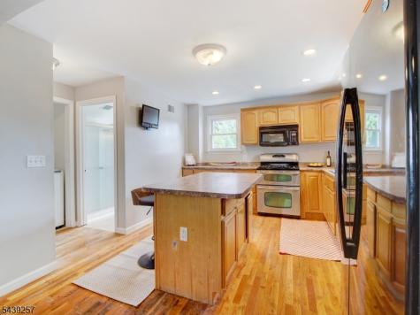 8 Pine Street West Orange NJ 07052