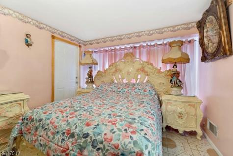 8 Monaghan Road Edison NJ 08817