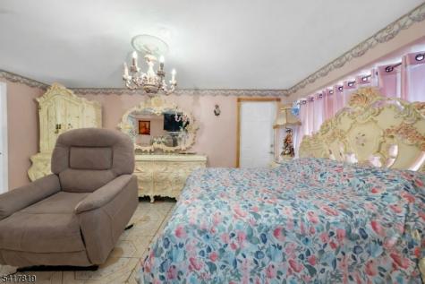8 Monaghan Road Edison NJ 08817