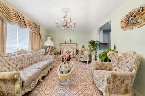 8 Monaghan Road Edison NJ 08817