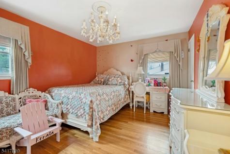 8 Monaghan Road Edison NJ 08817