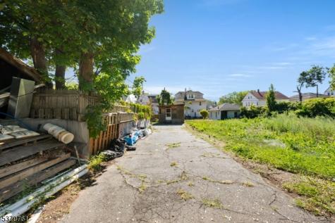 15 Vernon Place East Orange NJ 07017