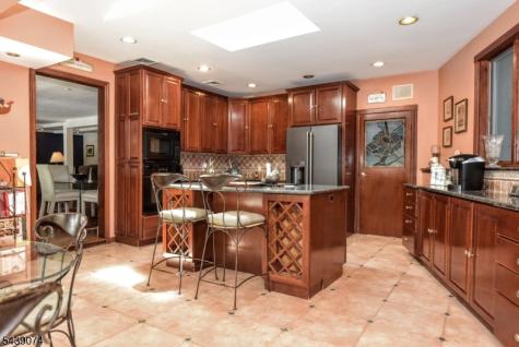 45 Lakeshore Drive Oakland NJ 07436